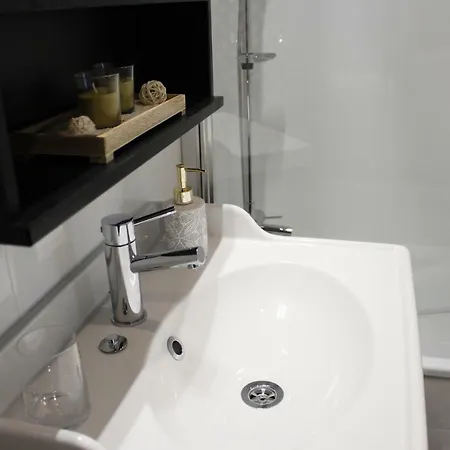 Augusta Street - 4 Esq *