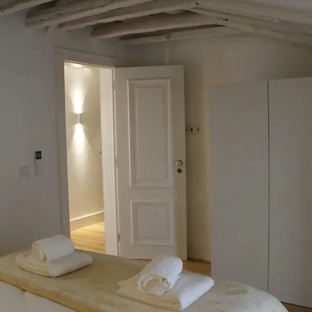 Augusta Street - 4 Esq *